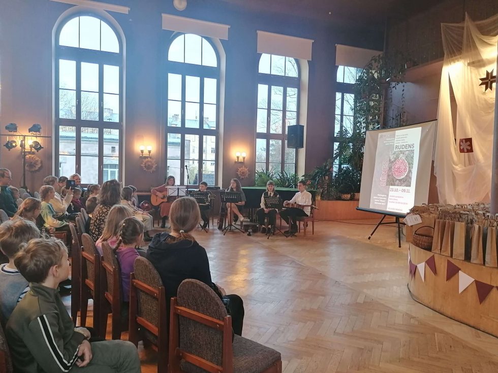 Bērnu un jauniešu vizuāli plastiskās mākslas darbu izstāde – konkurss ...